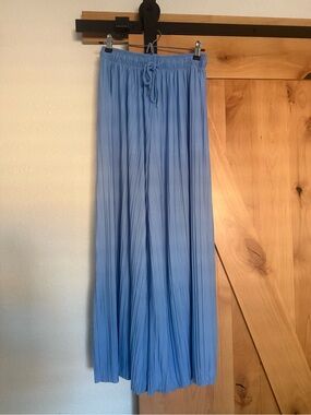 Light Blue Periwinkle Pleated Wide Leg Pants, Lightweight Resort wear, Women’s S